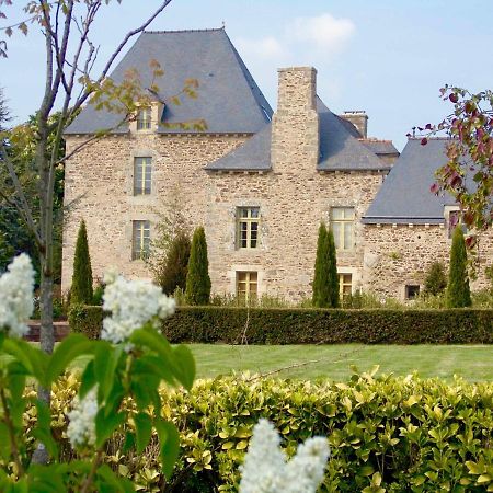 Gite Le Logis - Manoir Le Plessix Madeuc Corseul Экстерьер фото